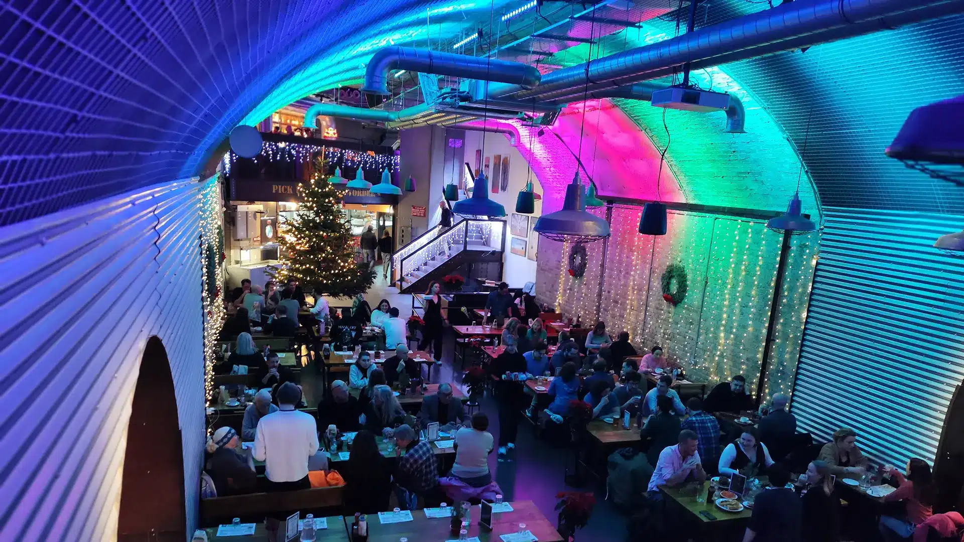 Christmas-at-Mamuska-old-arch